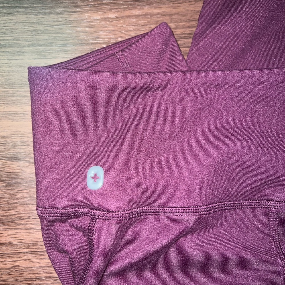 Deep Purple 300 Performance Leggings Figs Under Scrub Size Medium